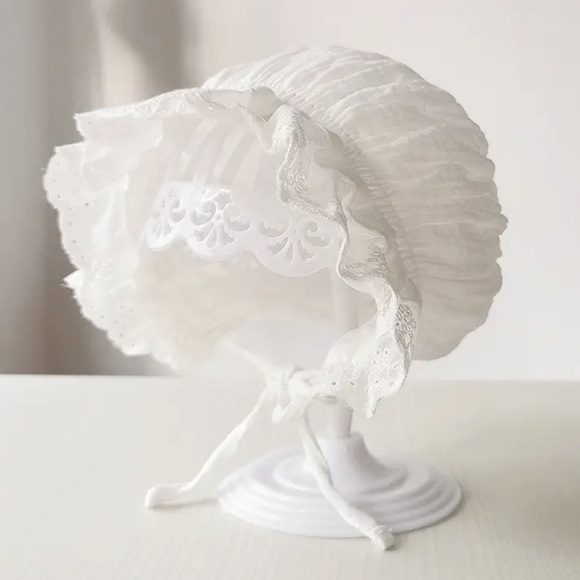 Adorable Lace-Edged Sun Hat for Baby Girls Perfect for Summer Outdoor Protection - Picture 2 of 4